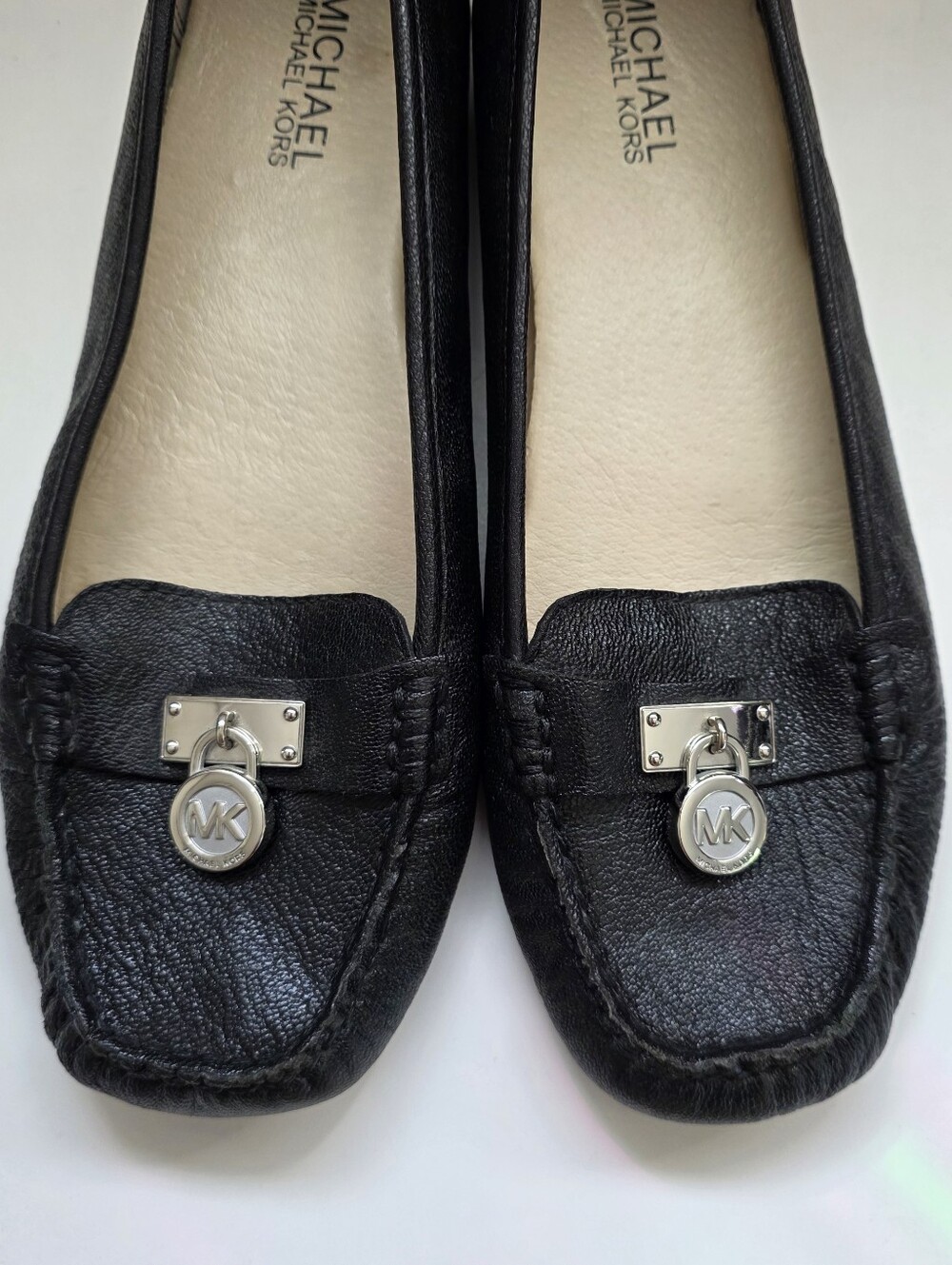Michael Kors Hamilton leather Loafers black Leather With Silver Lock Size 8.5 - Picture 2 of 7